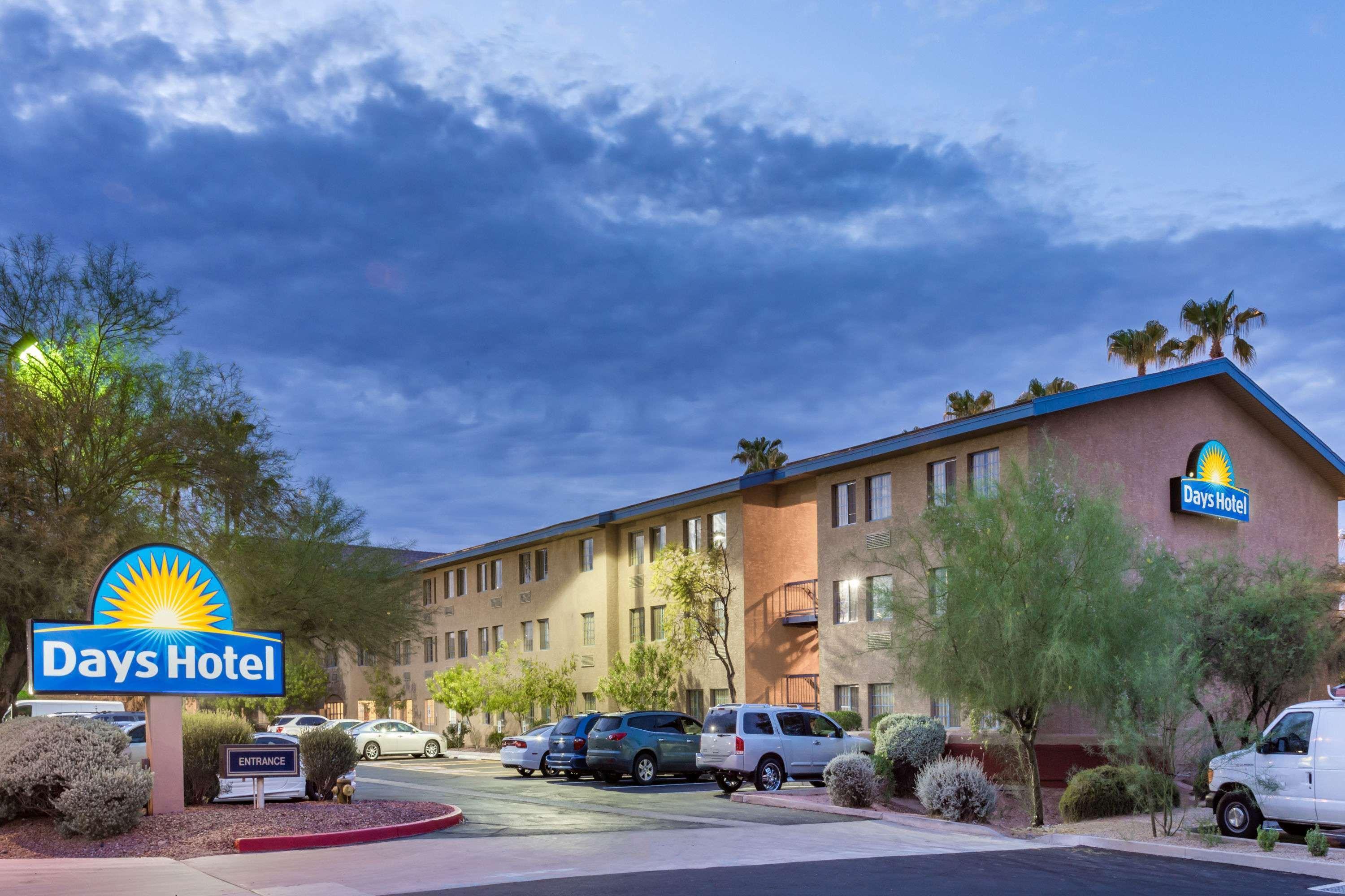 Days Inn & Suites By Wyndham Mesa Near Phoenix Exteriör bild