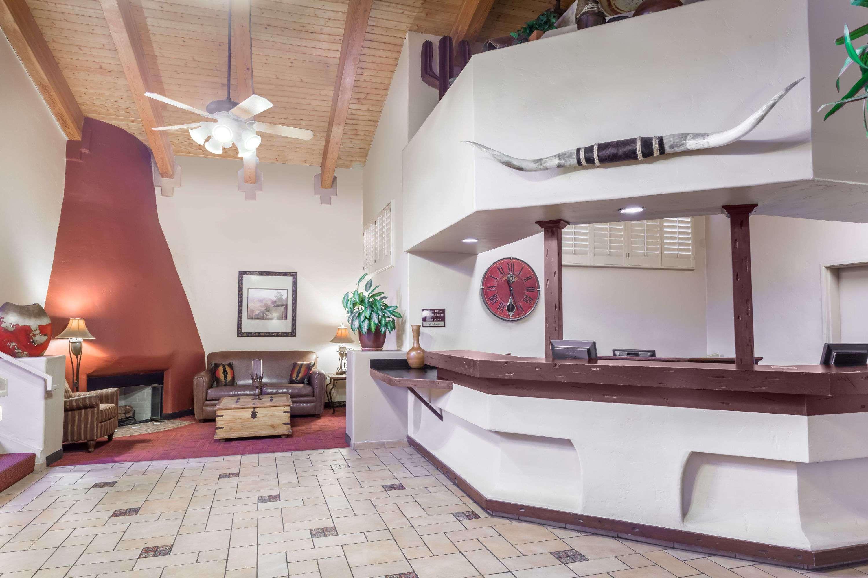 Days Inn & Suites By Wyndham Mesa Near Phoenix Exteriör bild