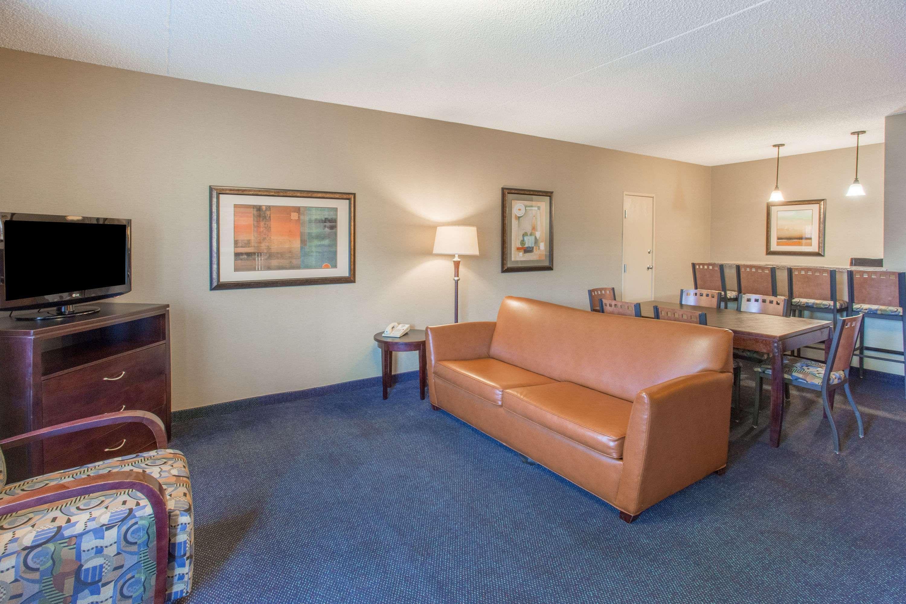 Days Inn & Suites By Wyndham Mesa Near Phoenix Exteriör bild
