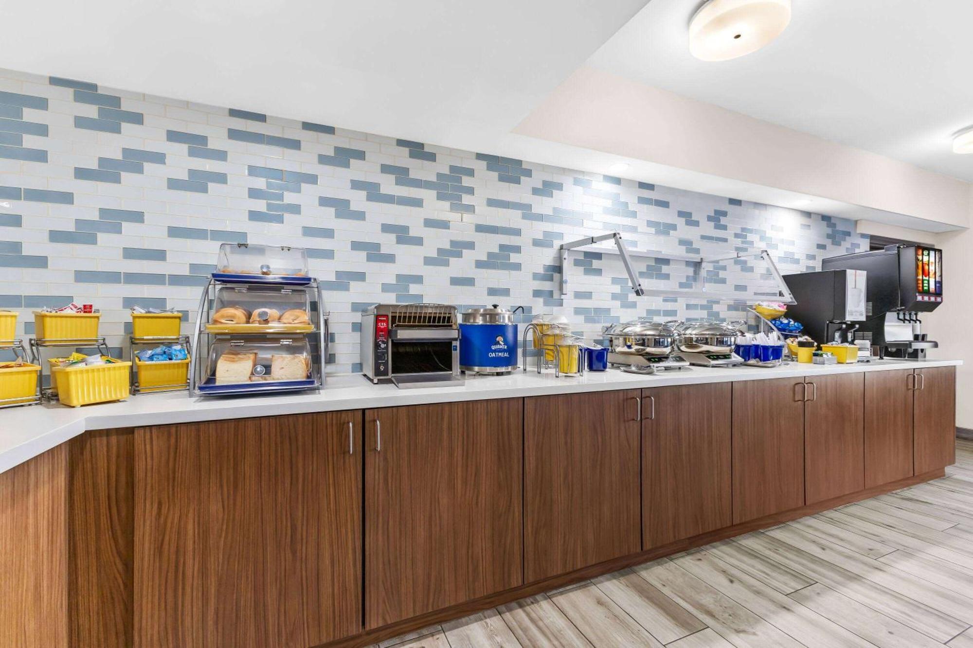 Days Inn & Suites By Wyndham Mesa Near Phoenix Exteriör bild