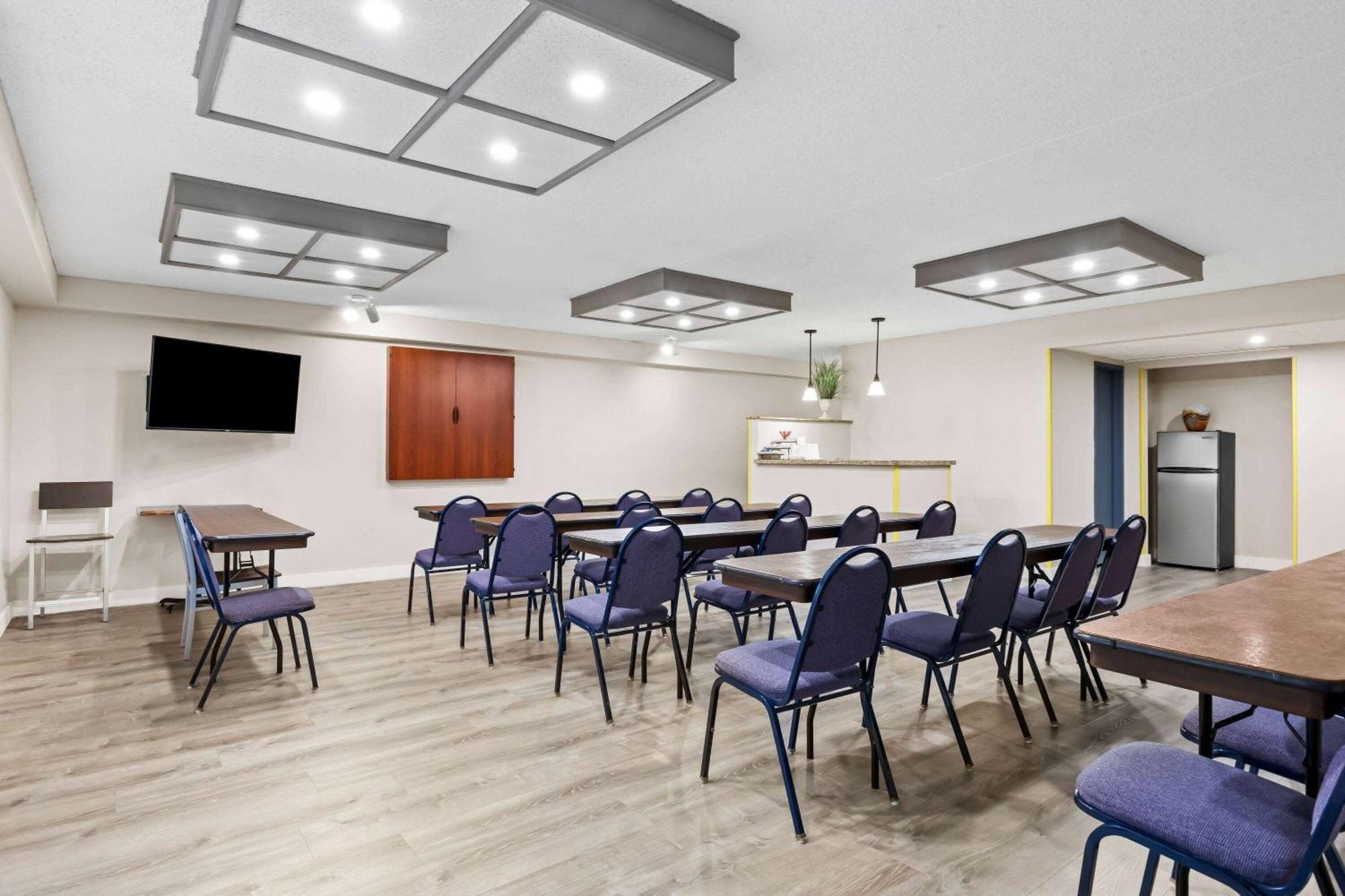 Days Inn & Suites By Wyndham Mesa Near Phoenix Exteriör bild