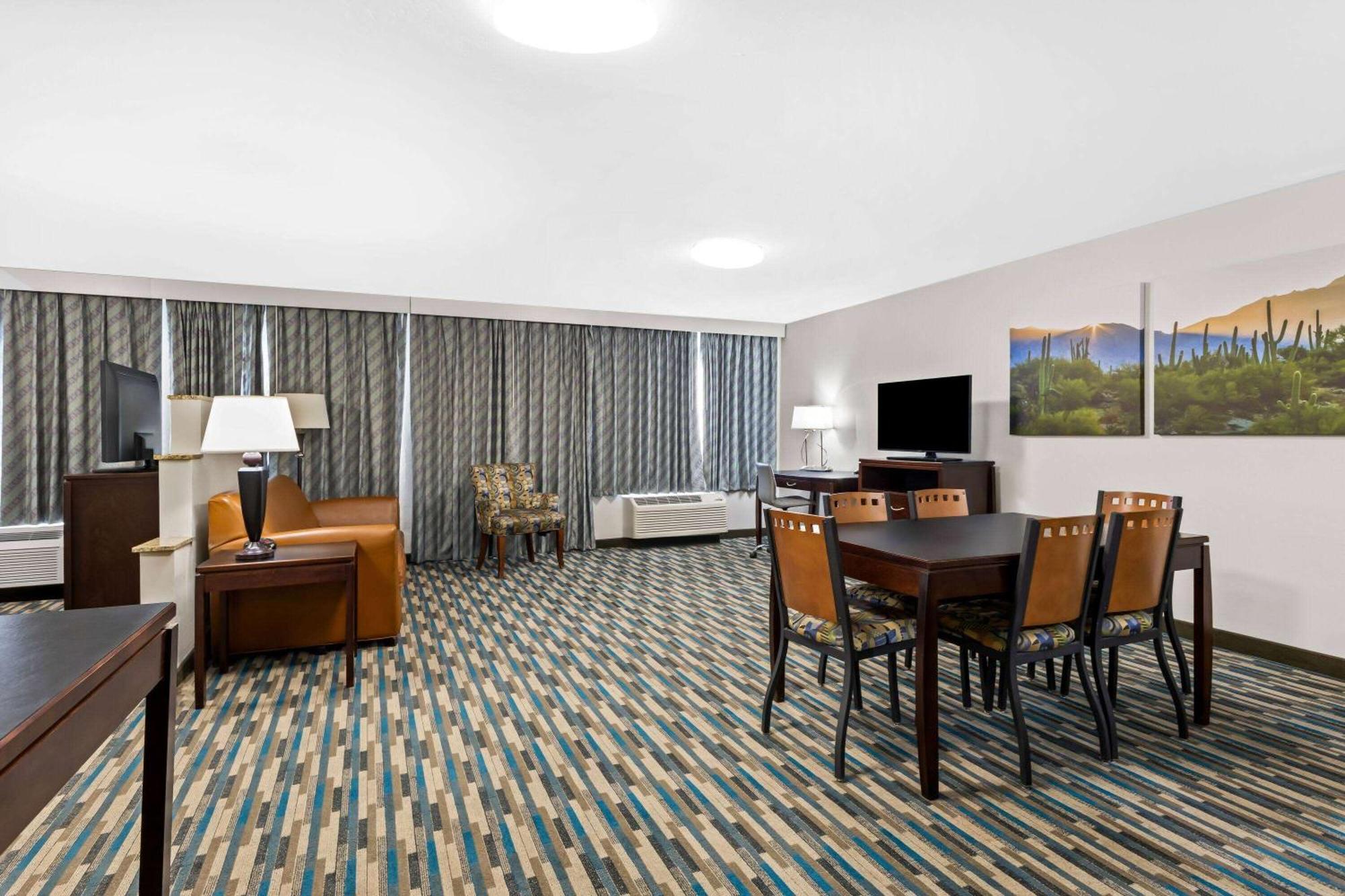 Days Inn & Suites By Wyndham Mesa Near Phoenix Exteriör bild