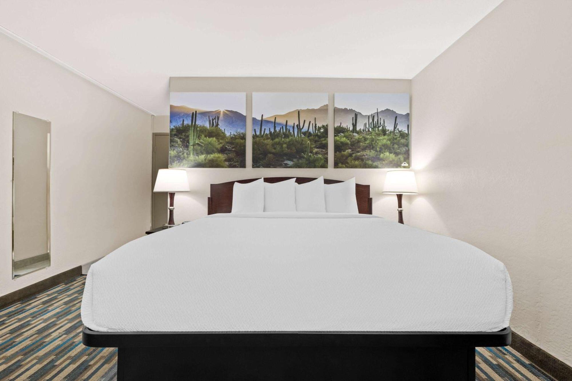 Days Inn & Suites By Wyndham Mesa Near Phoenix Exteriör bild