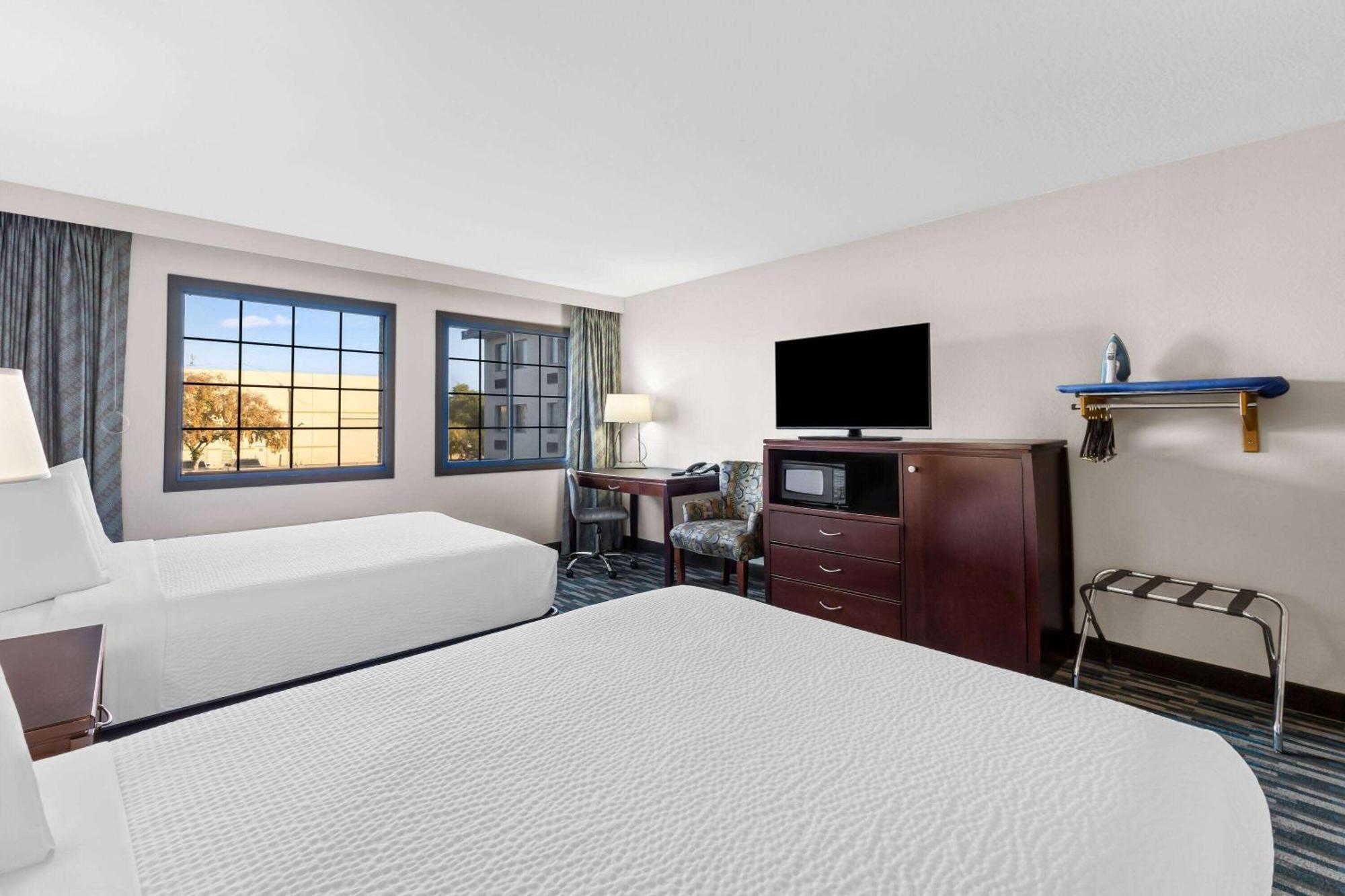 Days Inn & Suites By Wyndham Mesa Near Phoenix Exteriör bild