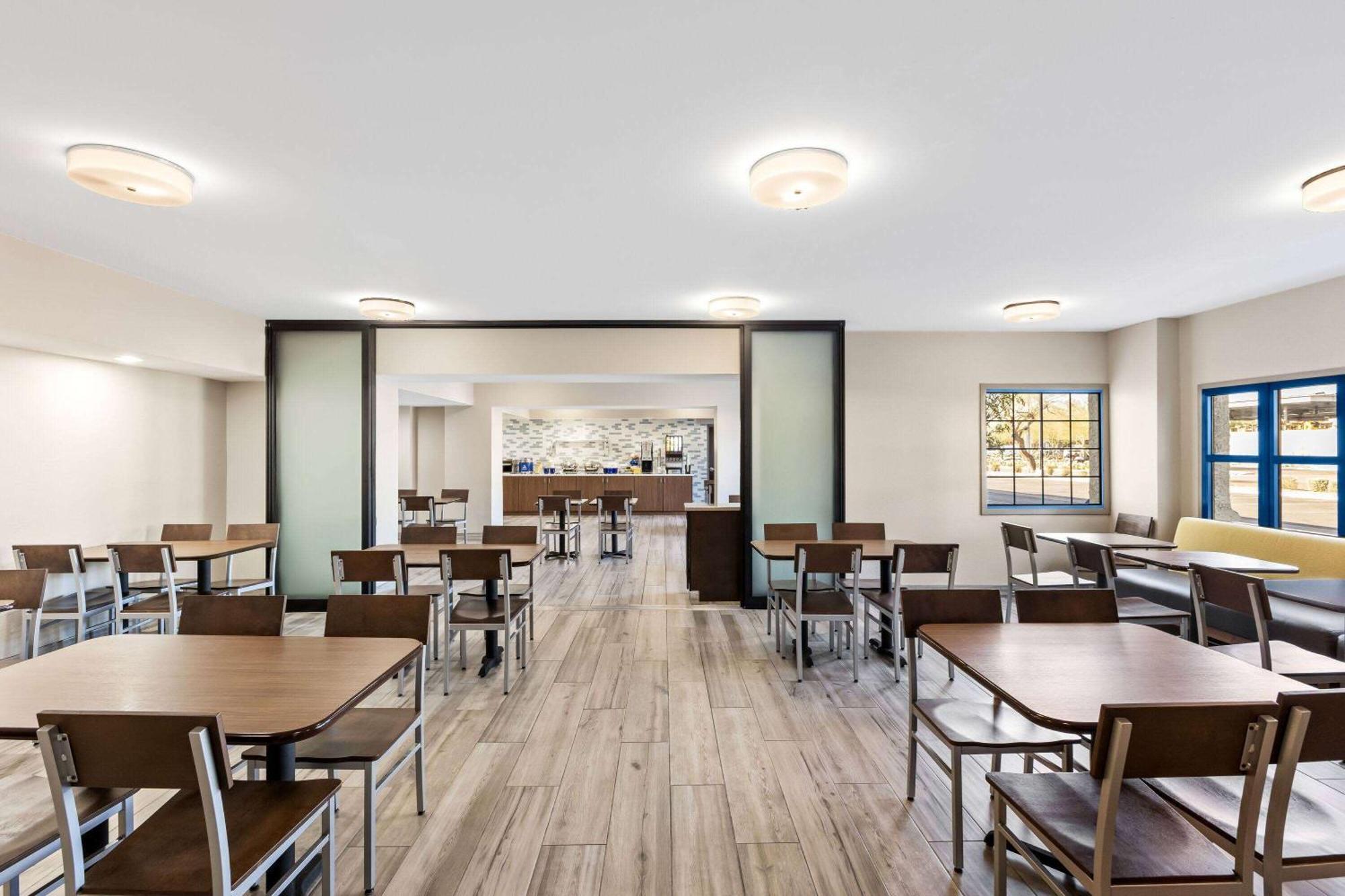 Days Inn & Suites By Wyndham Mesa Near Phoenix Exteriör bild