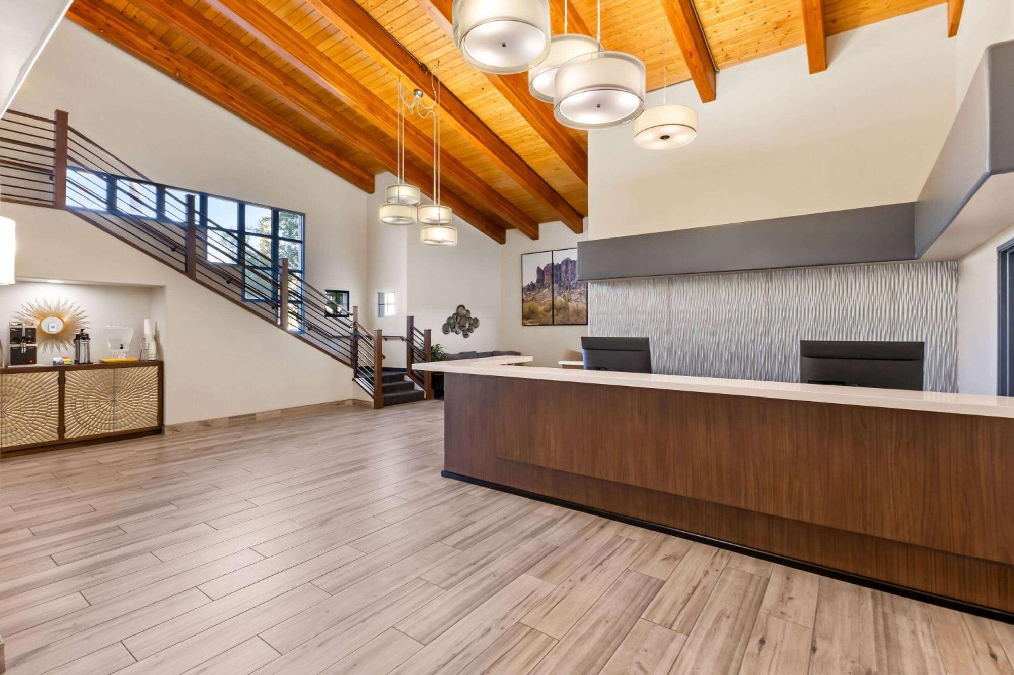Days Inn & Suites By Wyndham Mesa Near Phoenix Exteriör bild