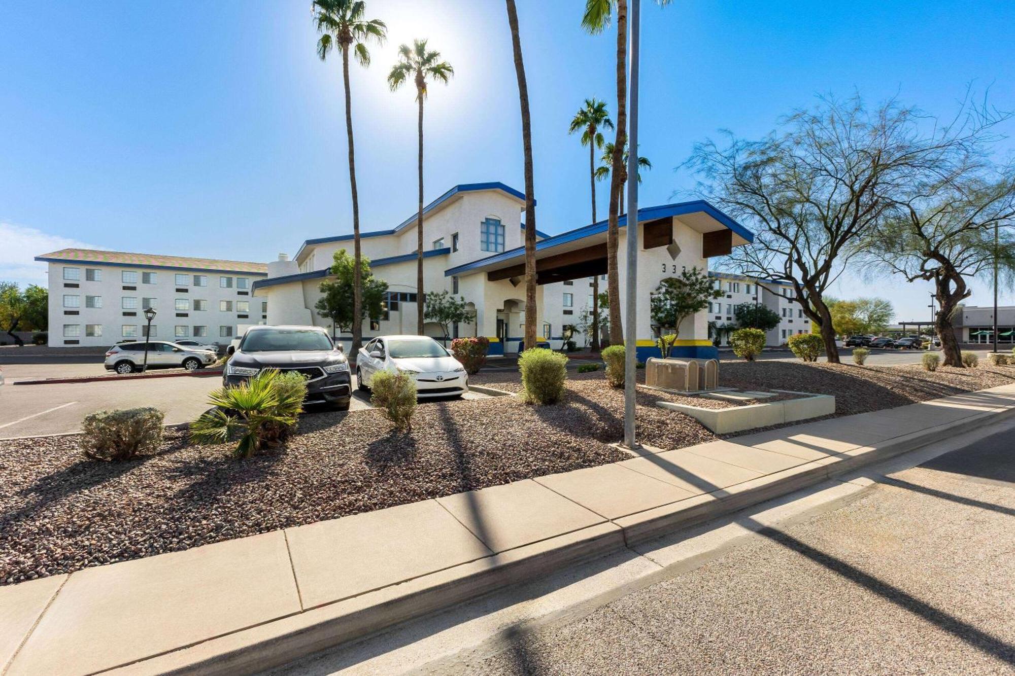 Days Inn & Suites By Wyndham Mesa Near Phoenix Exteriör bild